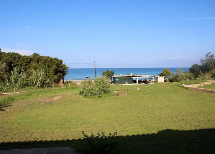 펜션 Dionisios Kástro Tornéze